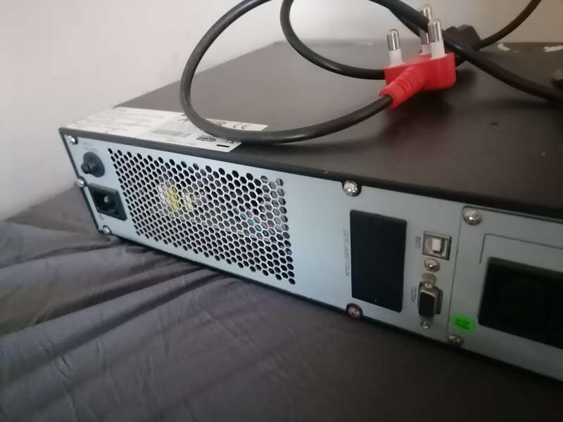RCT 1000VA / 800W Online Rackmount UPS*R5000 RETAIL*POWERS ON BATTERY LIFE UNKNOWN