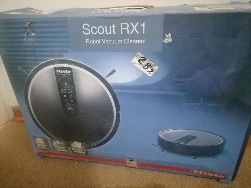 MIELE SCOUT RX1 SMART ROBOT VAC IN BOX WITH CHARGING STATION REMOT ETC*BATTERY ISSUE*