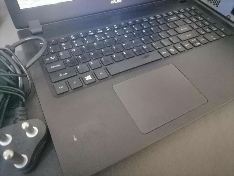 I5 7TH GEN ACER ASPIRE 3*512GB NVME SSD,15GB RAM,BATTERY100%*ORIGINALCHARGER*