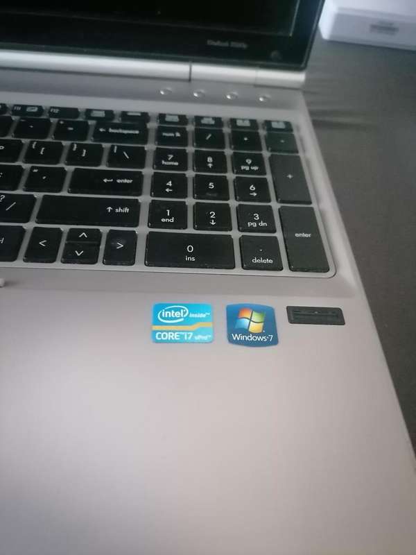 **HP ELITEBOOOK 8560P i7 LAPTOP. POWERS ON SCREEN BLANK*