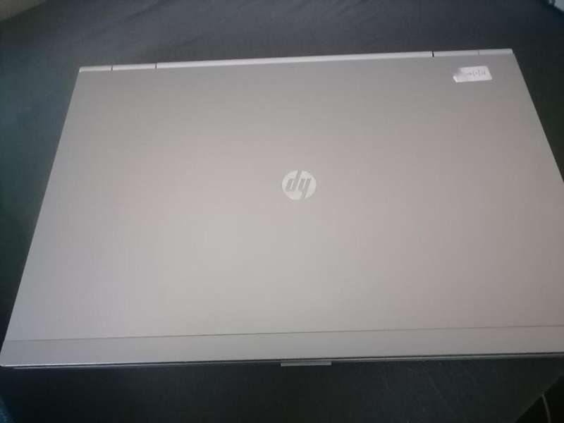 **HP ELITEBOOOK 8560P i7 LAPTOP. POWERS ON SCREEN BLANK*