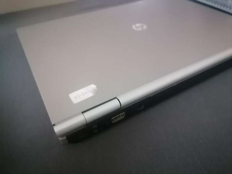 **HP ELITEBOOOK 8560P i7 LAPTOP. POWERS ON SCREEN BLANK*