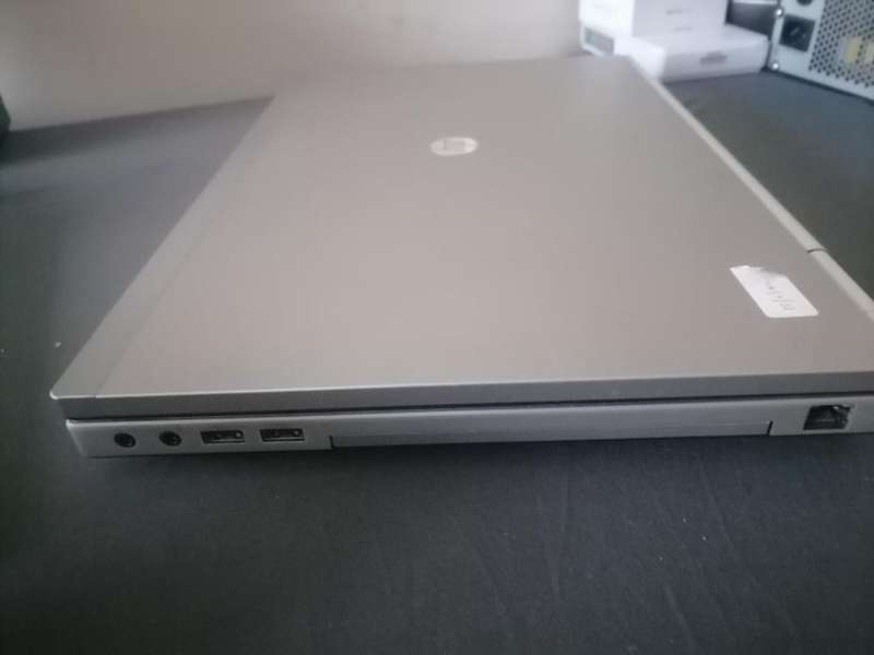 **HP ELITEBOOOK 8560P i7 LAPTOP. POWERS ON SCREEN BLANK*