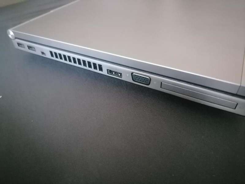 **HP ELITEBOOOK 8560P i7 LAPTOP. POWERS ON SCREEN BLANK*