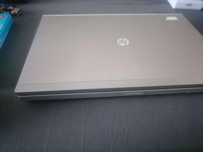 **HP ELITEBOOOK 8560P i7 LAPTOP. POWERS ON SCREEN BLANK*
