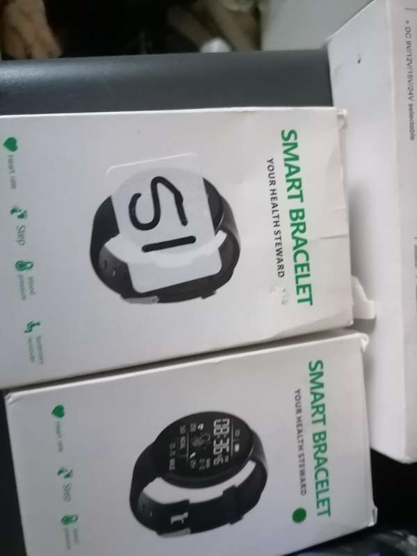 *WEEKEND SPECIAL**BULK LOT OF WORKING ELECTRONICS AS PER PICS**