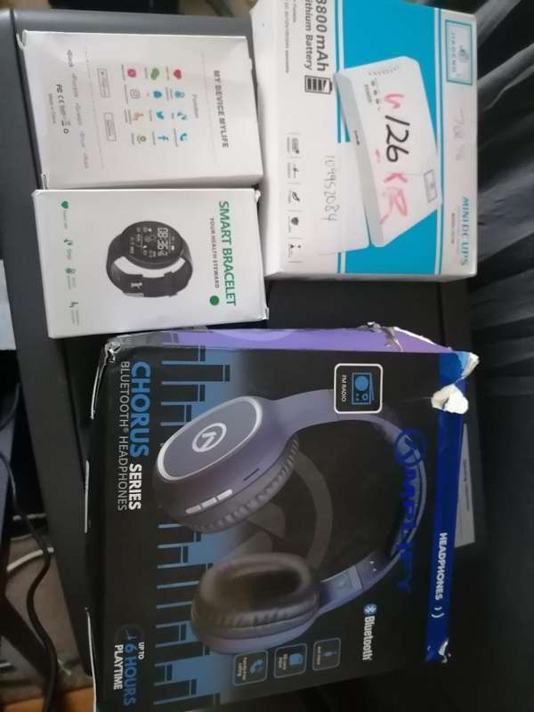 *WEEKEND SPECIAL**BULK LOT OF WORKING ELECTRONICS AS PER PICS**