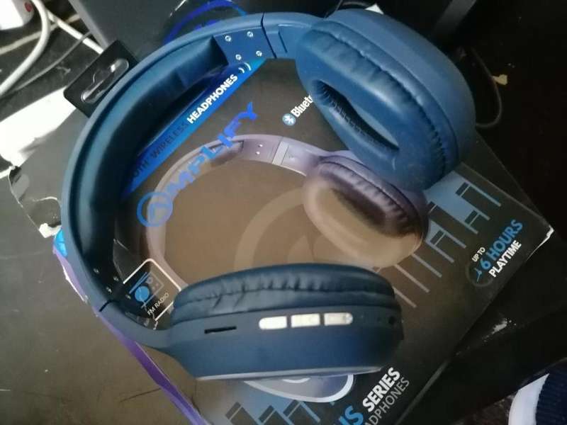 *WEEKEND SPECIAL**BULK LOT OF WORKING ELECTRONICS AS PER PICS**
