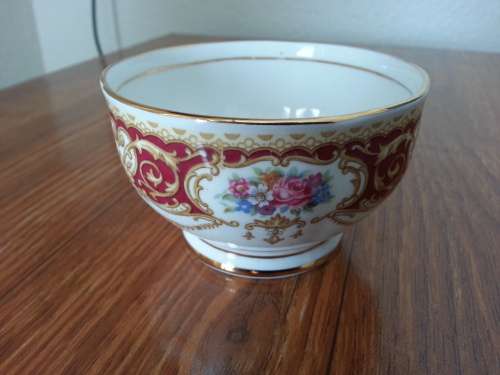 QUEEN ANNE "REGENCY" SUGAR BOWL