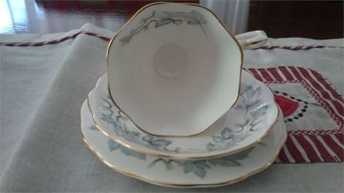 ROYAL ALBERT TRIO "SILVER MAPLE"