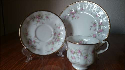 ROYAL ALBERT "VICTORIANA ROSE " TRIO