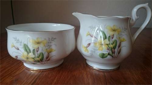 ROYAL ALBERT CREAMER AND  SUGAR