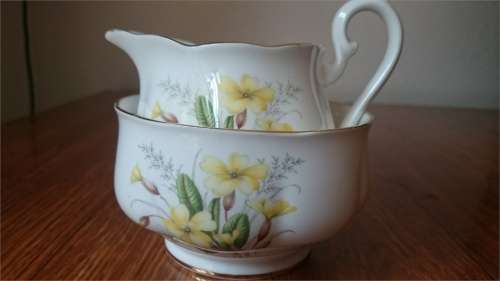 ROYAL ALBERT CREAMER AND  SUGAR