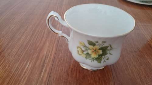PARAGON TRIO "PRIMROSE" TRIO ROYAL ALBERT