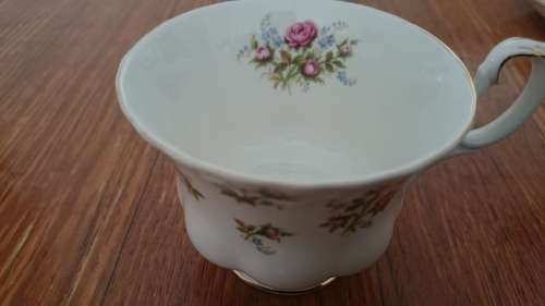 ROYAL ALBERT TRIO "WINSOME"