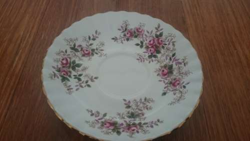 ROYAL ALBERT TRIO "LAVENDER ROSE"