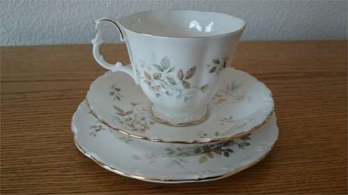 ROYAL ALBERT TRIO "HAWORTH"
