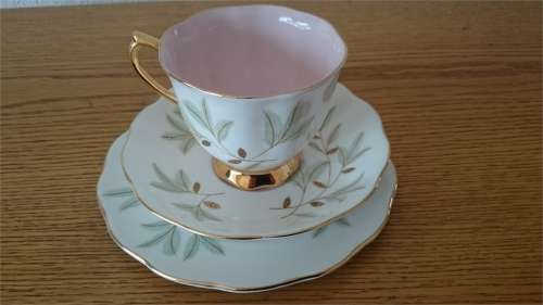 ROYAL ALBERT TRIO "BRAEMAR"