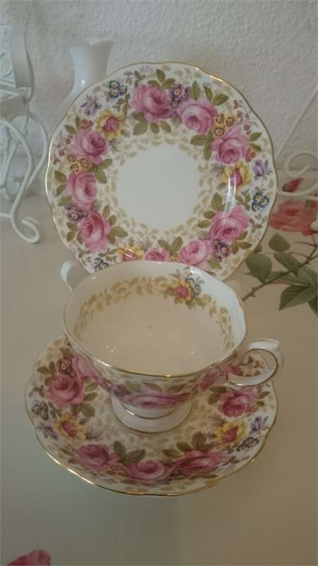 ROYAL ALBERT TRIO