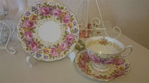 ROYAL ALBERT TRIO