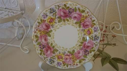 ROYAL ALBERT TRIO