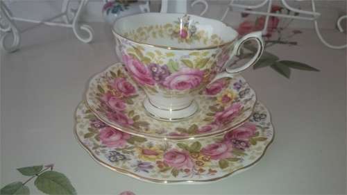 ROYAL ALBERT TRIO