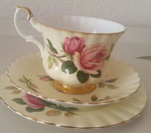 ROYAL ALBERT TRIO