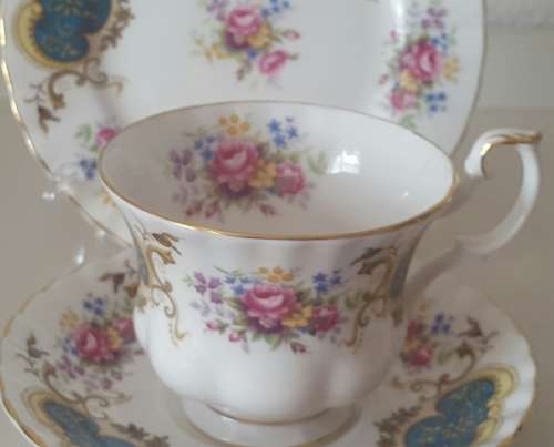 ROYAL ALBERT TRIO