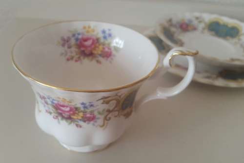 ROYAL ALBERT TRIO