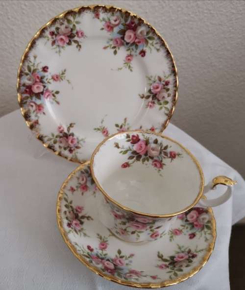ROYAL ALBERT TRIOs