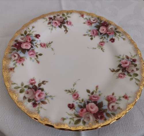 ROYAL ALBERT TRIOs