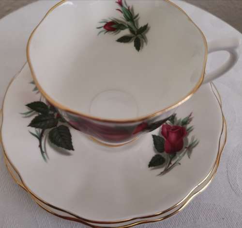 ROYAL ALBERT TRIOs