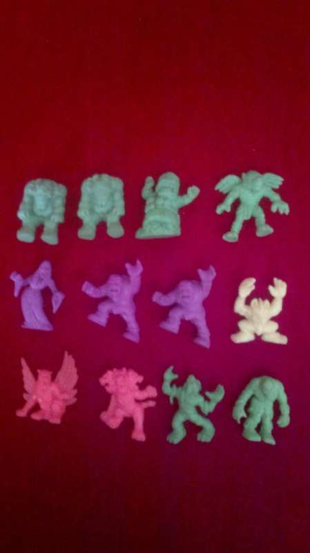 MONSTERS IN MY POCKET LOT OF 12 FIGURES