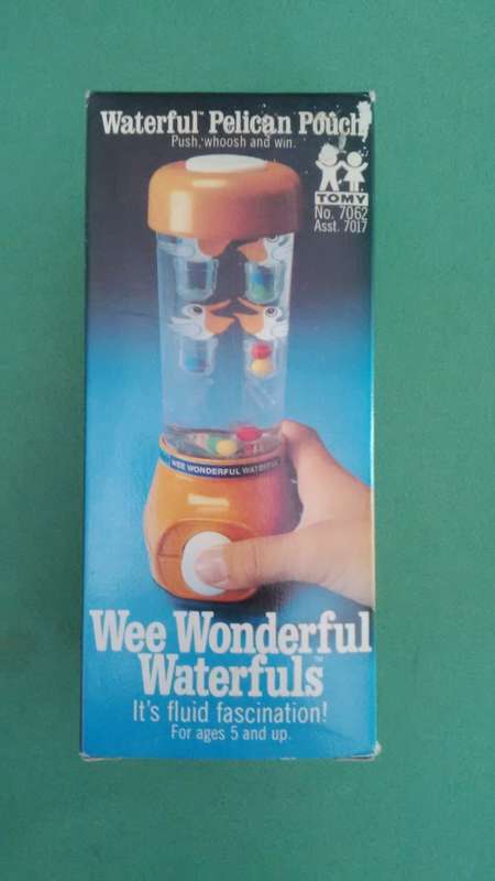 Tomy - Wee Wonderful Waterfuls ,Waterful Pelican Pouch M.I.B ,Made in Taiwan