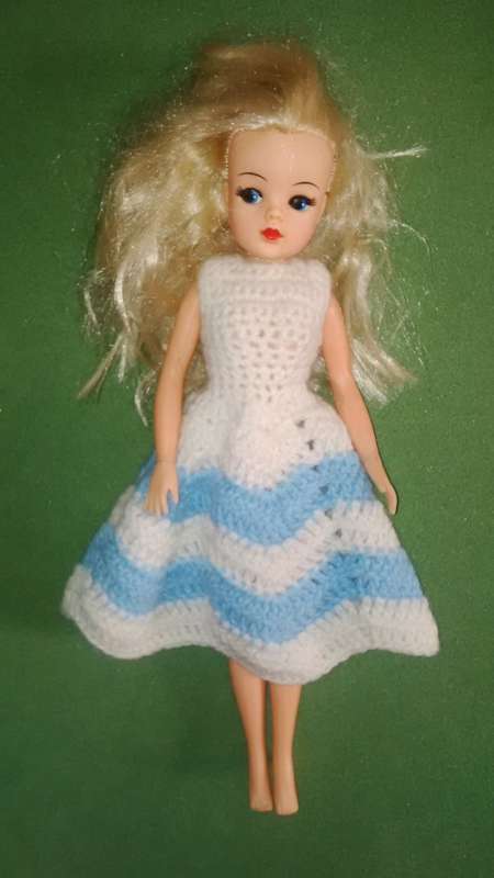 Antique Sindy Doll With Realistic Eye Lashes With Embroided Dress ,033055X