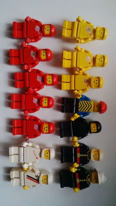 Vintage Lego Bundle With Lots Of Instructions , Only One Box Survived