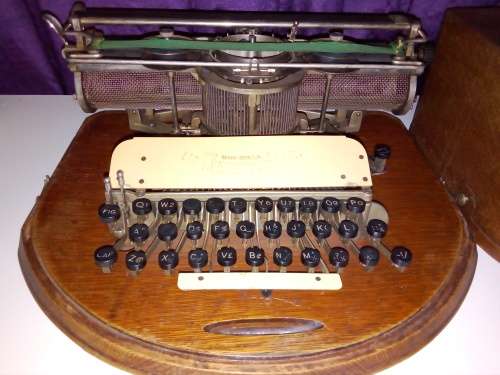 Antique Typewriter 1905-1910 Hammond No.12 Complete With Wooden Casing Very Rare Find Made In U.S.A