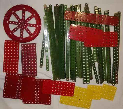 Antique Toys Meccano Massive Lot ,Rare To Find In This Big Lots With Some Instruction Booklets