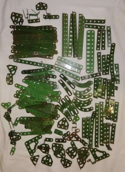 Antique Toys Meccano Massive Lot ,Rare To Find In This Big Lots With Some Instruction Booklets