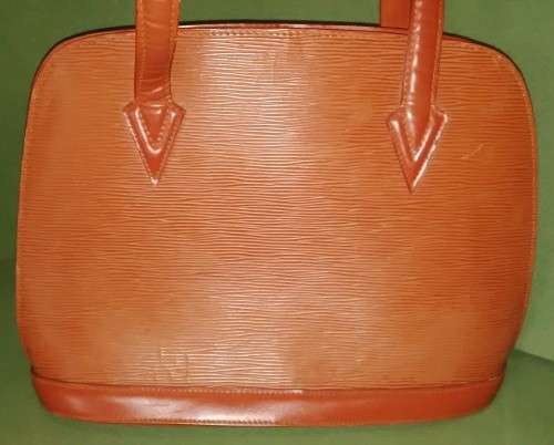 Louis Vuitton Brown EPI Leather Lussac Bag In Very Good Condition Made In France
