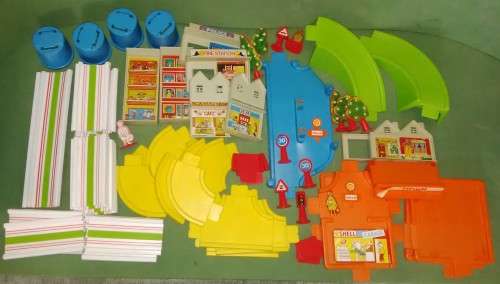 Vintage Matchbox 1977 Lesney Play Track Set With Box