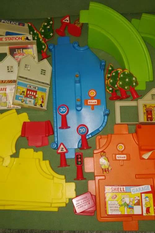 Vintage Matchbox 1977 Lesney Play Track Set With Box