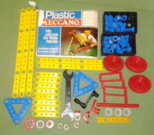 Antique Plastic Meccano Lot With An Instruction Booklet