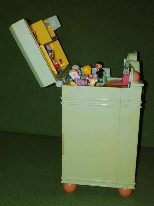Vintage Rare Polly Pocket Clock Playset, 1991 Bluebird Toys Swindon, England With 9 Mini Figures