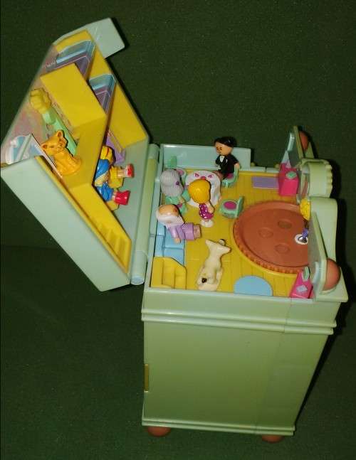 Vintage Rare Polly Pocket Clock Playset, 1991 Bluebird Toys Swindon, England With 9 Mini Figures
