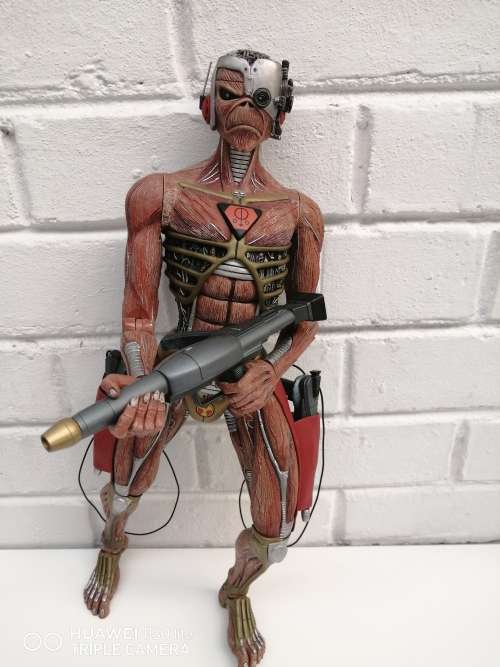 Iron Maiden, 18` Neca Statue, 2005 Iron Maiden Holdings LTD. In Great Condition With All Weapons
