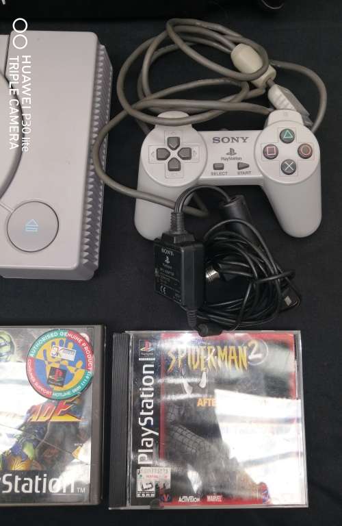 Sony Playstation 1 With 1 Control, 3 Games, TV Cable, Power Cable and Original PS1 Bag