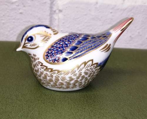 Royal Crown Derby Goldcrest Imari Bird Figurine Paperweight In Very Good Condition