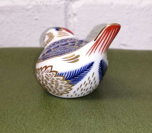 Royal Crown Derby Goldcrest Imari Bird Figurine Paperweight In Very Good Condition