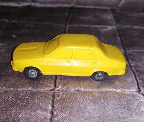 Rare Tomte - Laerdal No.32 Renault 12 TL Yellow Vinyl Rubber Model Car